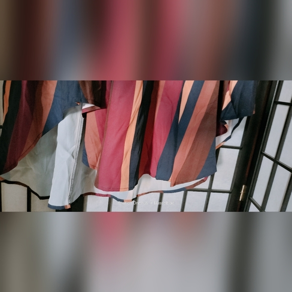 Colored Striped Contrast Dress - Picture 6 of 7